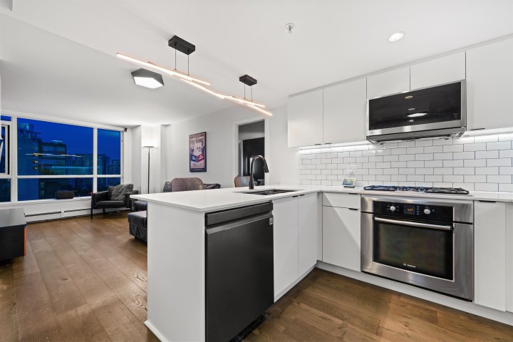 Photo 10 at 1004 - 1887 Crowe Street, False Creek, Vancouver West