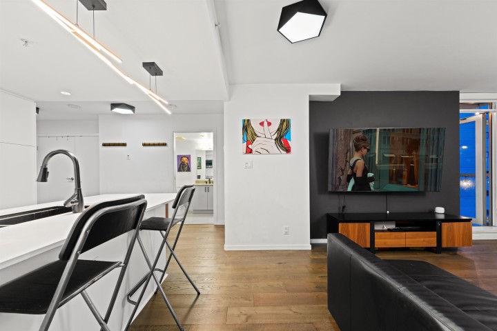 Photo 4 at 1004 - 1887 Crowe Street, False Creek, Vancouver West