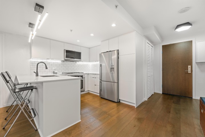 Photo 8 at 1004 - 1887 Crowe Street, False Creek, Vancouver West