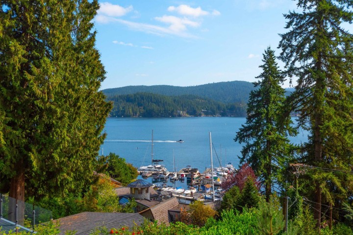 Photo 3 at 2867 Panorama Drive, Deep Cove, North Vancouver