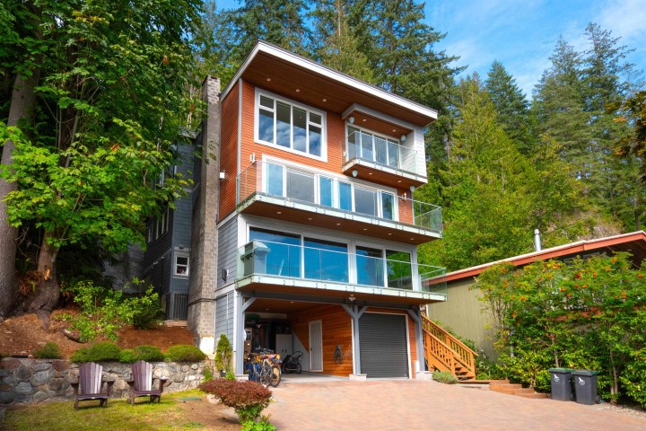 Photo 1 at 2867 Panorama Drive, Deep Cove, North Vancouver