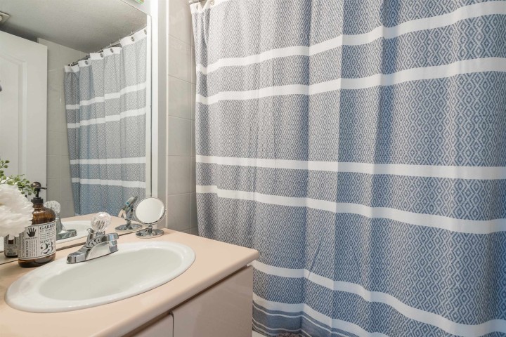 Photo 5 at 208 - 788 W 8th Avenue, Fairview VW, Vancouver West