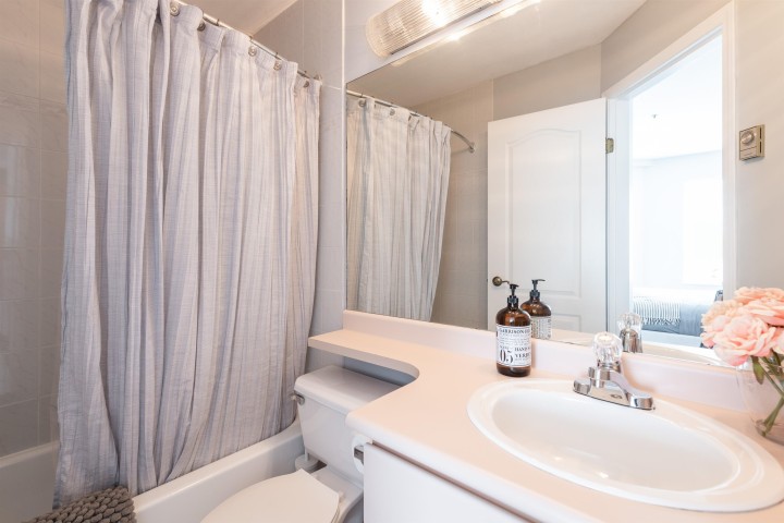 Photo 8 at 208 - 788 W 8th Avenue, Fairview VW, Vancouver West