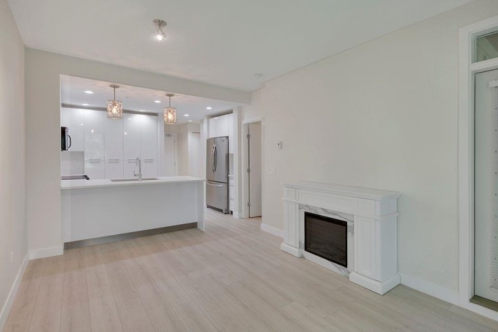 Photo 3 at 404 - 733 W 3rd Street, Harbourside, North Vancouver