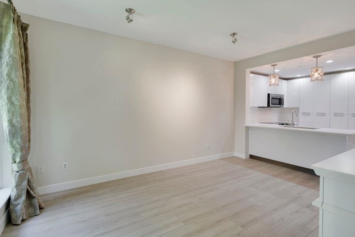 Photo 10 at 404 - 733 W 3rd Street, Harbourside, North Vancouver