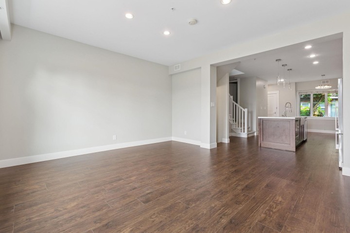 Photo 2 at 5977 Oak Street, South Granville, Vancouver West