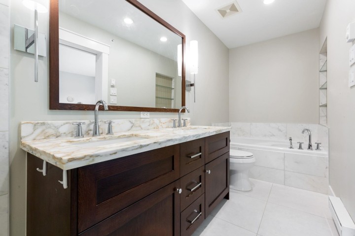 Photo 13 at 5977 Oak Street, South Granville, Vancouver West