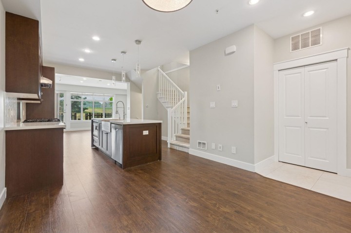 Photo 10 at 5977 Oak Street, South Granville, Vancouver West