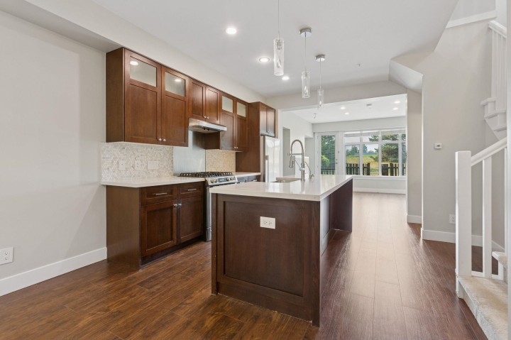 Photo 8 at 5977 Oak Street, South Granville, Vancouver West