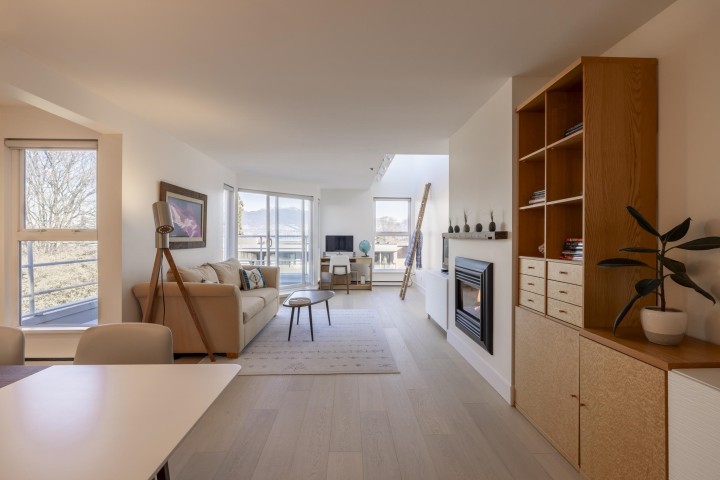 Photo 2 at 2240 York Avenue, Kitsilano, Vancouver West