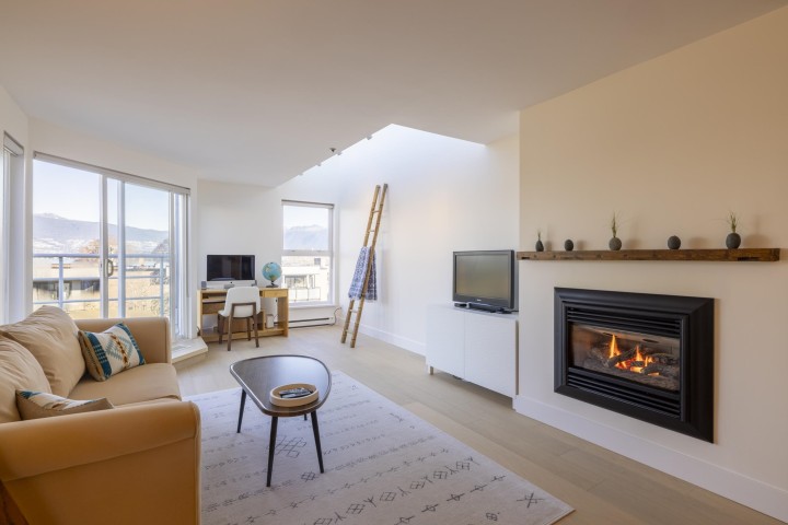 Photo 1 at 2240 York Avenue, Kitsilano, Vancouver West