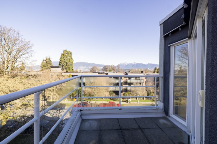 Photo 14 at 2240 York Avenue, Kitsilano, Vancouver West