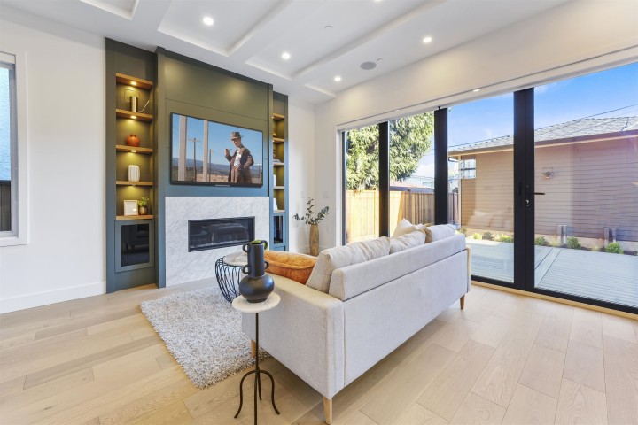 Photo 3 at 2 - 1322 E 13th Avenue, Grandview Woodland, Vancouver East