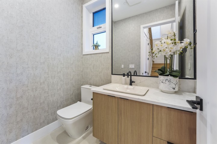 Photo 15 at 2 - 1322 E 13th Avenue, Grandview Woodland, Vancouver East