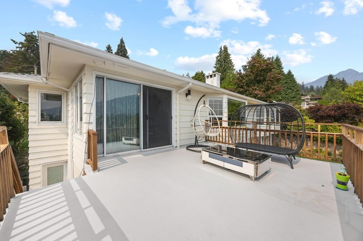 Photo 23 at 96 Bonnymuir Drive, Glenmore, West Vancouver