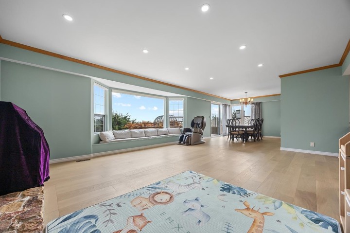 Photo 6 at 96 Bonnymuir Drive, Glenmore, West Vancouver