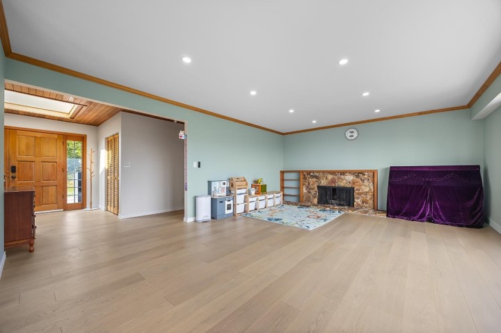 Photo 5 at 96 Bonnymuir Drive, Glenmore, West Vancouver