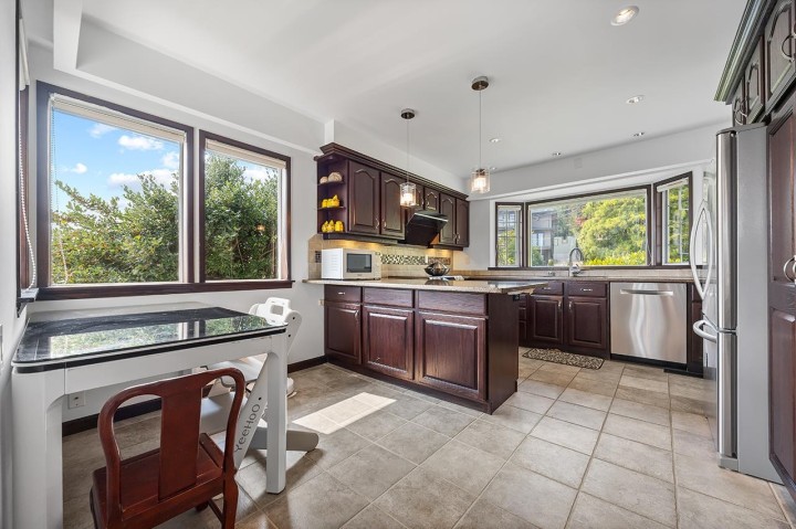 Photo 10 at 96 Bonnymuir Drive, Glenmore, West Vancouver