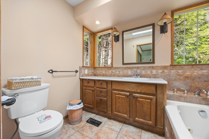 Photo 19 at 96 Bonnymuir Drive, Glenmore, West Vancouver