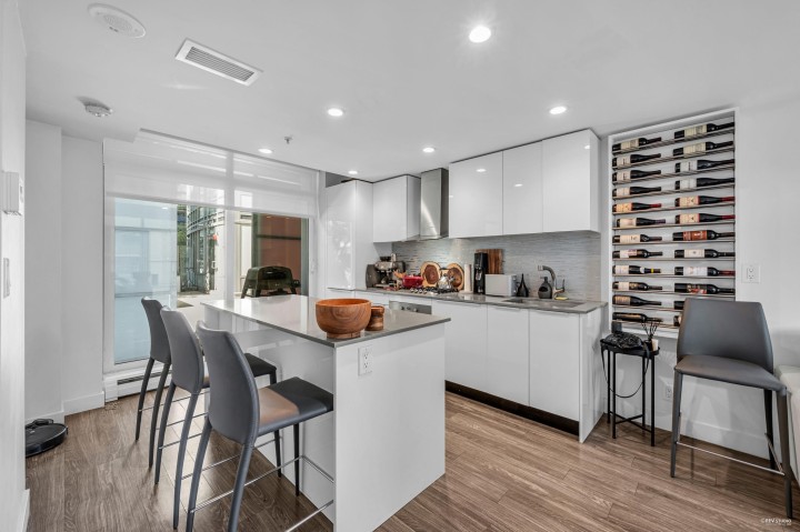 Photo 6 at 513 - 1283 Howe Street, Downtown VW, Vancouver West