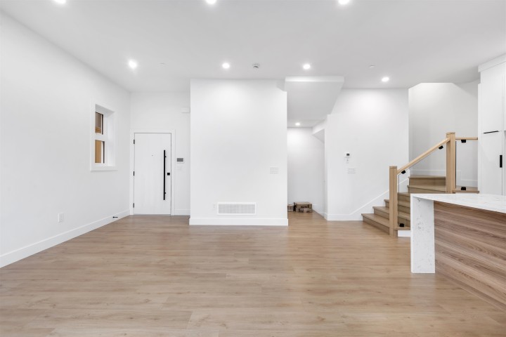 Photo 6 at 2 - 1160 Rossland Street, Renfrew VE, Vancouver East