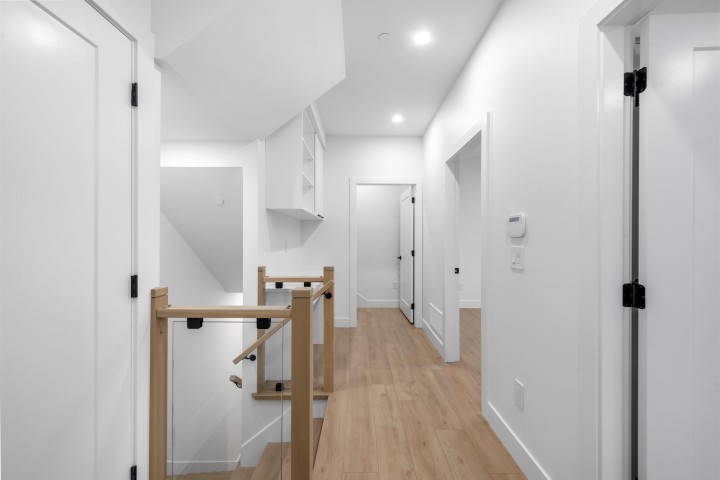 Photo 17 at 2 - 1160 Rossland Street, Renfrew VE, Vancouver East