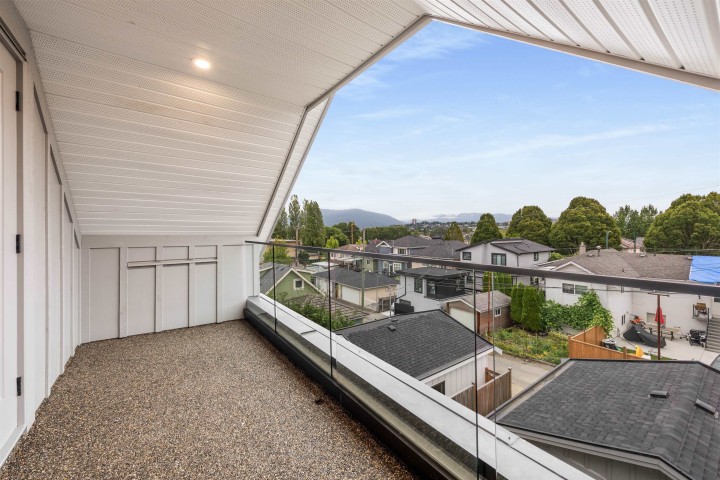 Photo 26 at 2 - 1160 Rossland Street, Renfrew VE, Vancouver East