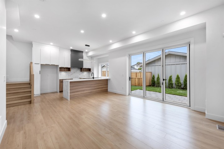 Photo 3 at 2 - 1160 Rossland Street, Renfrew VE, Vancouver East