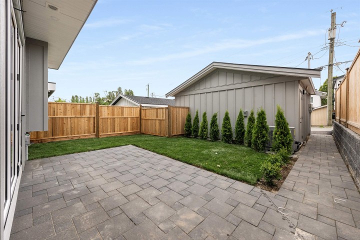 Photo 32 at 2 - 1160 Rossland Street, Renfrew VE, Vancouver East