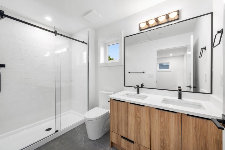 Photo 24 at 2 - 1160 Rossland Street, Renfrew VE, Vancouver East