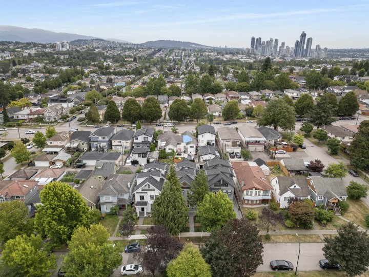 Photo 38 at 2 - 1160 Rossland Street, Renfrew VE, Vancouver East