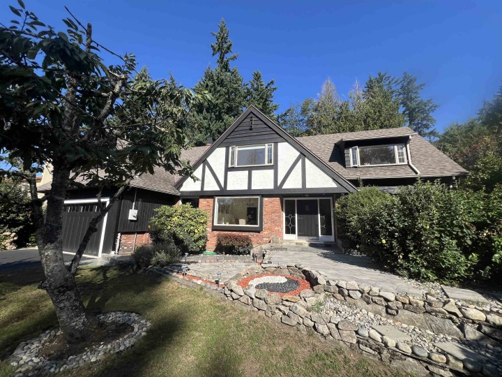 Photo 2 at 3791 Southridge Avenue, Bayridge, West Vancouver