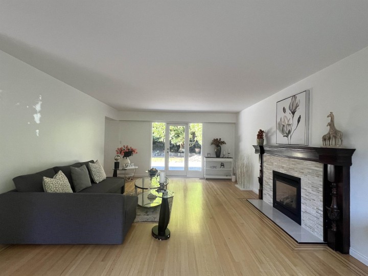 Photo 6 at 3791 Southridge Avenue, Bayridge, West Vancouver