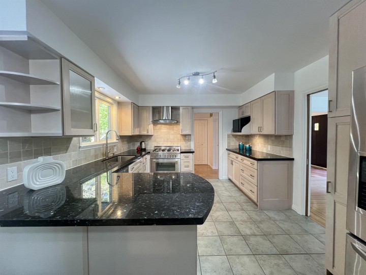 Photo 14 at 3791 Southridge Avenue, Bayridge, West Vancouver