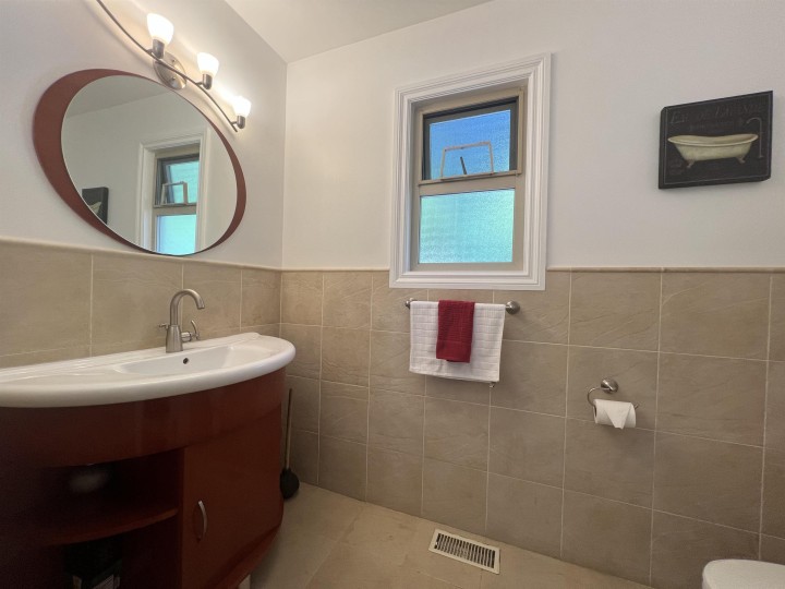 Photo 11 at 3791 Southridge Avenue, Bayridge, West Vancouver