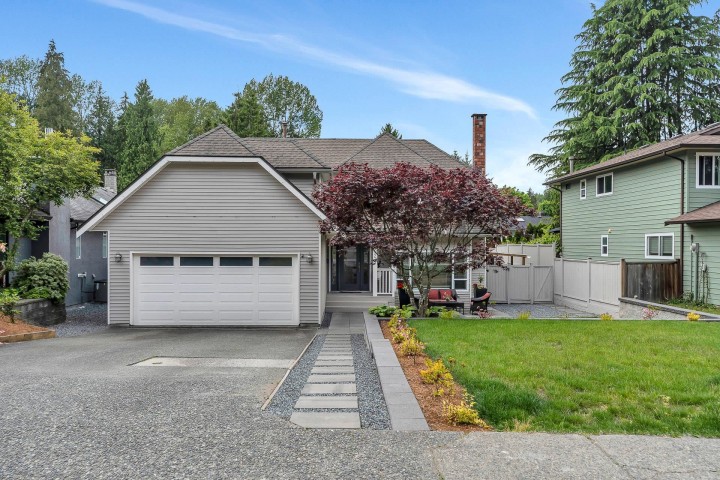 Photo 4 at 2021 Rufus Drive, Westlynn, North Vancouver