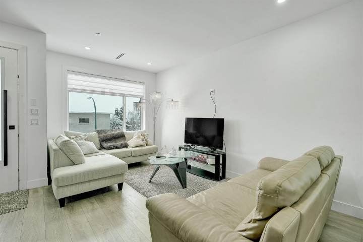 Photo 10 at 1421 E 62nd Avenue, Fraserview VE, Vancouver East