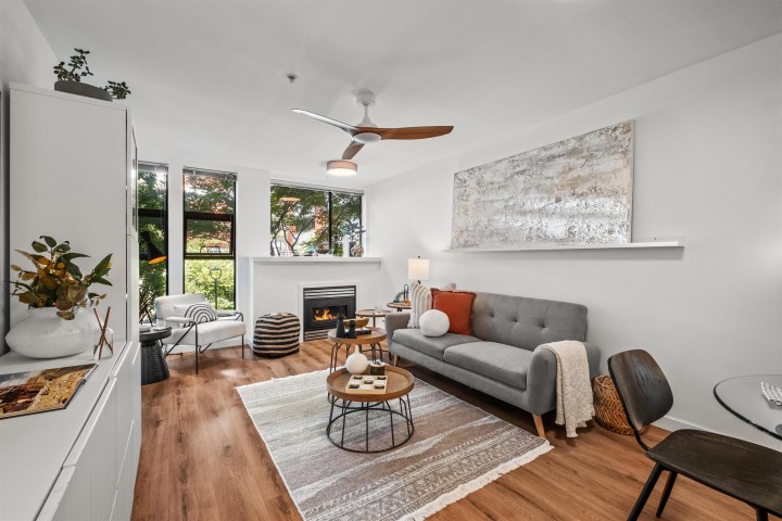 Photo 2 at 305 - 305 Lonsdale Avenue, Lower Lonsdale, North Vancouver