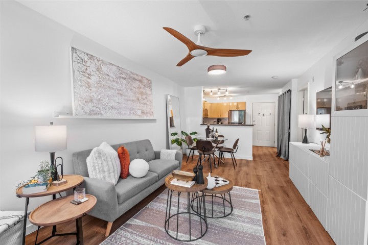 Photo 3 at 305 - 305 Lonsdale Avenue, Lower Lonsdale, North Vancouver