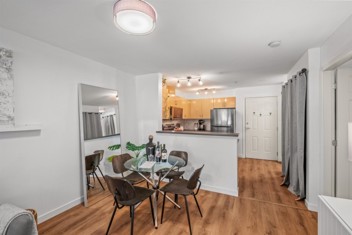 Photo 4 at 305 - 305 Lonsdale Avenue, Lower Lonsdale, North Vancouver