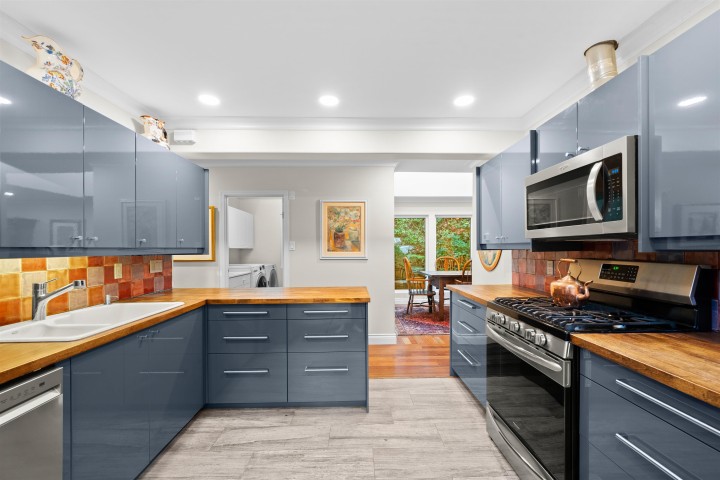 Photo 2 at 6775 Marine Drive, Whytecliff, West Vancouver