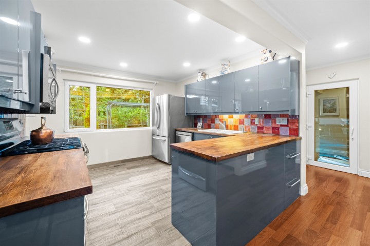 Photo 3 at 6775 Marine Drive, Whytecliff, West Vancouver