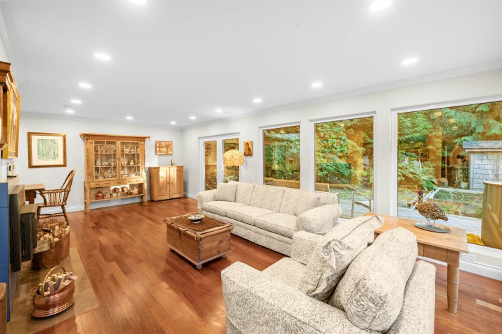 Photo 10 at 6775 Marine Drive, Whytecliff, West Vancouver