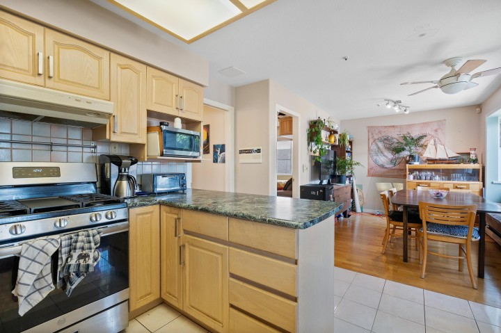 Photo 11 at 4988 Sherbrooke Street, Knight, Vancouver East