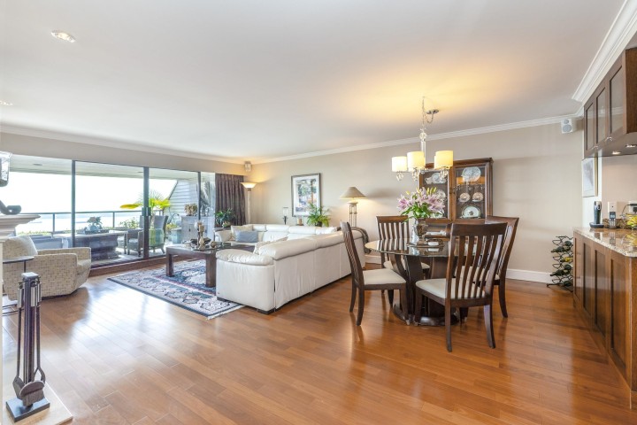 Photo 6 at 33 - 2250 Folkestone Way, Panorama Village, West Vancouver
