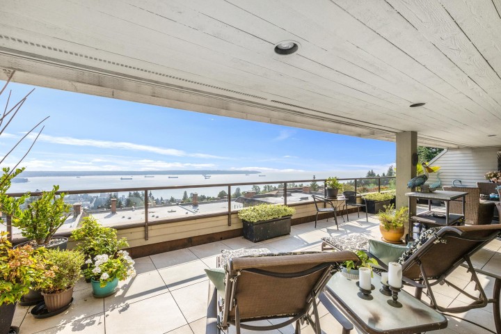 Photo 16 at 33 - 2250 Folkestone Way, Panorama Village, West Vancouver