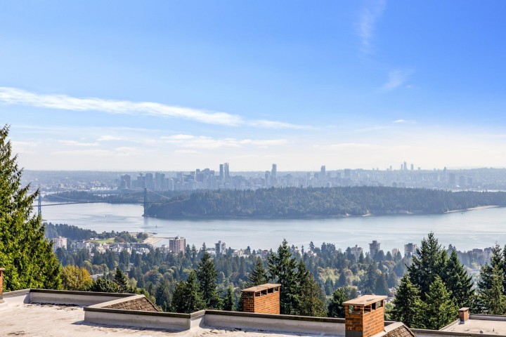Photo 19 at 33 - 2250 Folkestone Way, Panorama Village, West Vancouver