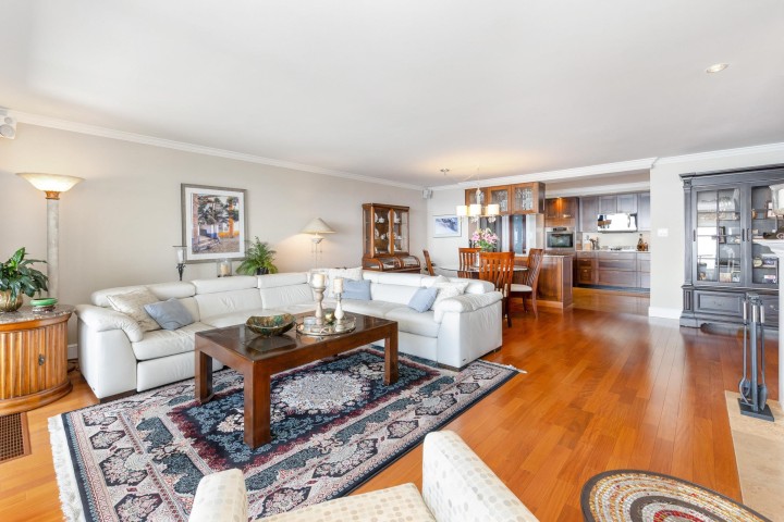 Photo 4 at 33 - 2250 Folkestone Way, Panorama Village, West Vancouver