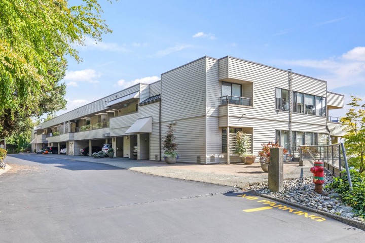 Photo 21 at 33 - 2250 Folkestone Way, Panorama Village, West Vancouver