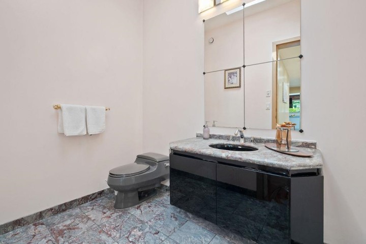 Photo 26 at 2490 Westhill Court, Westhill, West Vancouver